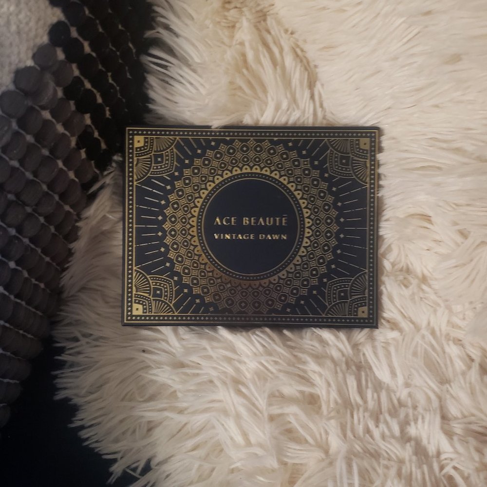 NEW Ace Beaute Vintage Dawn Palette